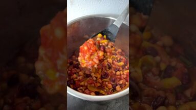5 INGREDIENT CHILLI! #shorts