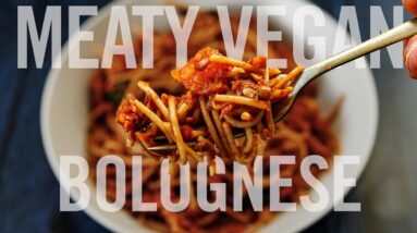 EASY MEATY VEGAN SPAGHETTI BOLOGNESE | VEGANUARY 2023