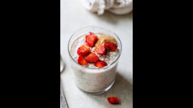 OVERNIGHT OATS RECIPE  | perfect for health + weight loss #shorts #oatmeal