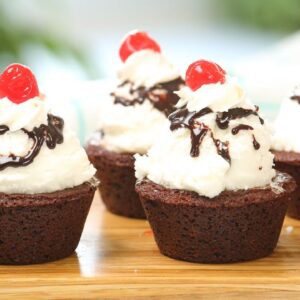 Brownie Bowl Ice Cream Sundaes & Ultimate Iced Mochas