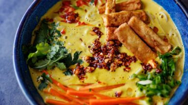 EASY VEGAN THAI NOODLE SOUP with an EPIC PEANUT RAYU