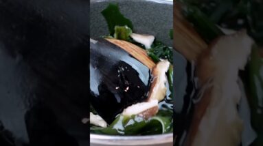 Koreans Eat This Soup on Their Birthday (My Favourite Soup Recipe) 🌱 #shorts