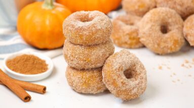 Pumpkin Spice Donuts | Delicious Fall Baking