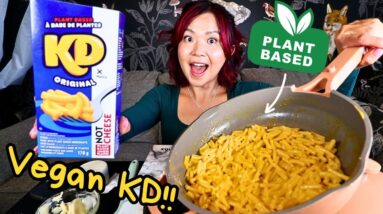 KRAFT MAC & CHEESE TASTE TEST (VEGAN!!!) & MUKBANG | Munching Mondays Ep.131