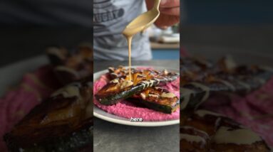 Charred Courgette with Beet Hummus and Tahini ???? The perfect summer recipe ????????