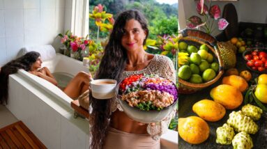 What I Eat in a Day 🌱 Raw Vegan Living in Hawaii 🌺 First Soursop Harvest, New Haircut & Adopted Dogs