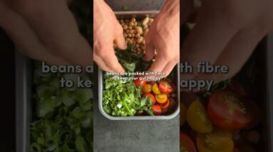 17g fibre, 22g protein & 15 mins to make - this pesto bean casserole is comfort food made healthy!