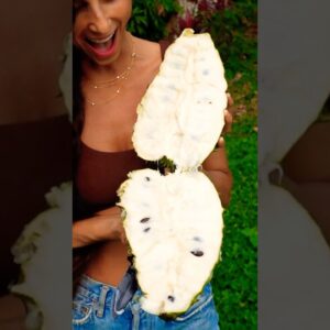 My First Soursop (Guanabana) Harvest! 🌿💚🥳✨ This amazing fruit has incredible benefits! 💫