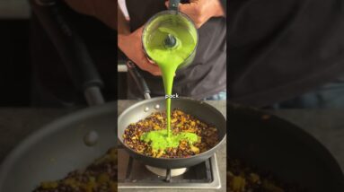 20g fibre, 28g protein, this green dahl comes together in 10 mins! 💚