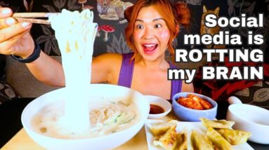Korean SOYBEAN NOODLE SOUP & DUMPLINGS MUKBANG 콩국수 먹방 | Munching Mondays Ep.142