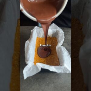 These no bake chewy Pumpkin Spice Peanut Butter Bars are everything you want in a seasonal treat!