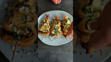 These golden Pesto Puff Pastry Christmas Trees make for the easiest Christmas finger food!