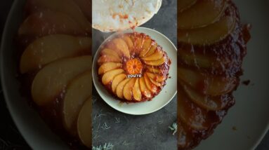 Ready to steal the show this Christmas? This Sticky Upside-Down Gingerbread Cake is showstopper 💯