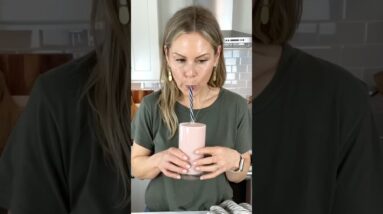 STRAWBERRY BANANA PROTEIN SMOOTHIE 🍓🍌