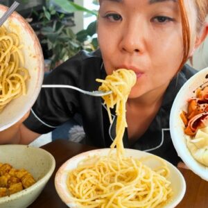 WHAT I ATE ON A LAZY DAY OF DOING NOTHING (Self Care / Rot Day Vlog)