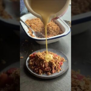 Stolen apples always taste better! One of the simplest and tastiest desserts 💚