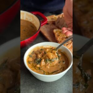 This creamy Tuscan bean soup is cosy, creamy and packed with beans for protein and fibre ❤️