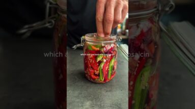 The fermented beet hot sauce is packed with probiotics and compled flavours 💚